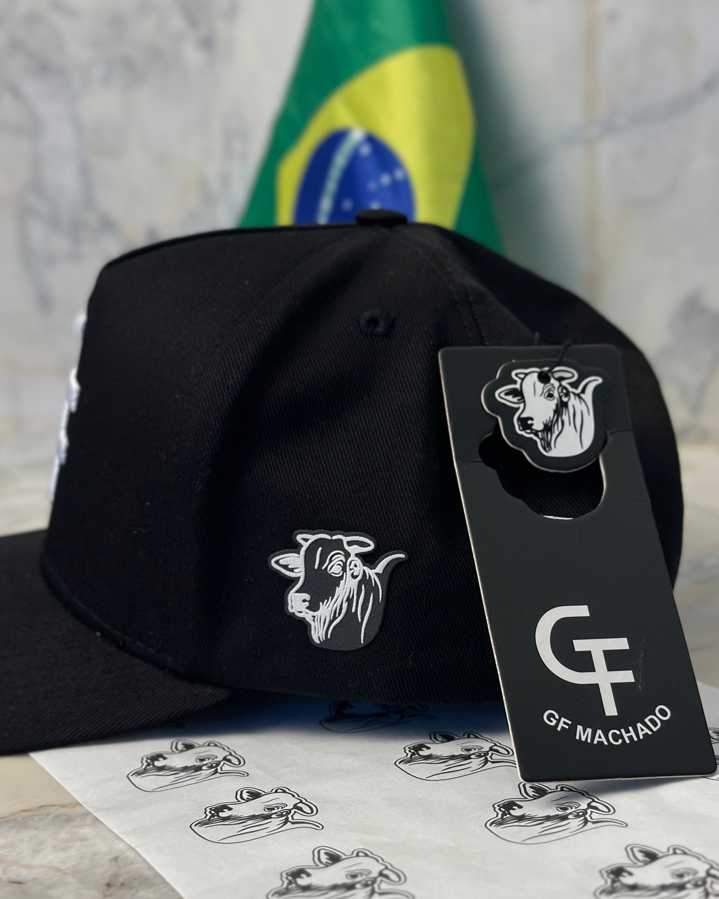 BONÉ GF PRETO COM DETALHE NELORE